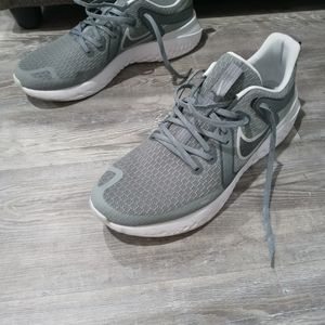 Running shoes